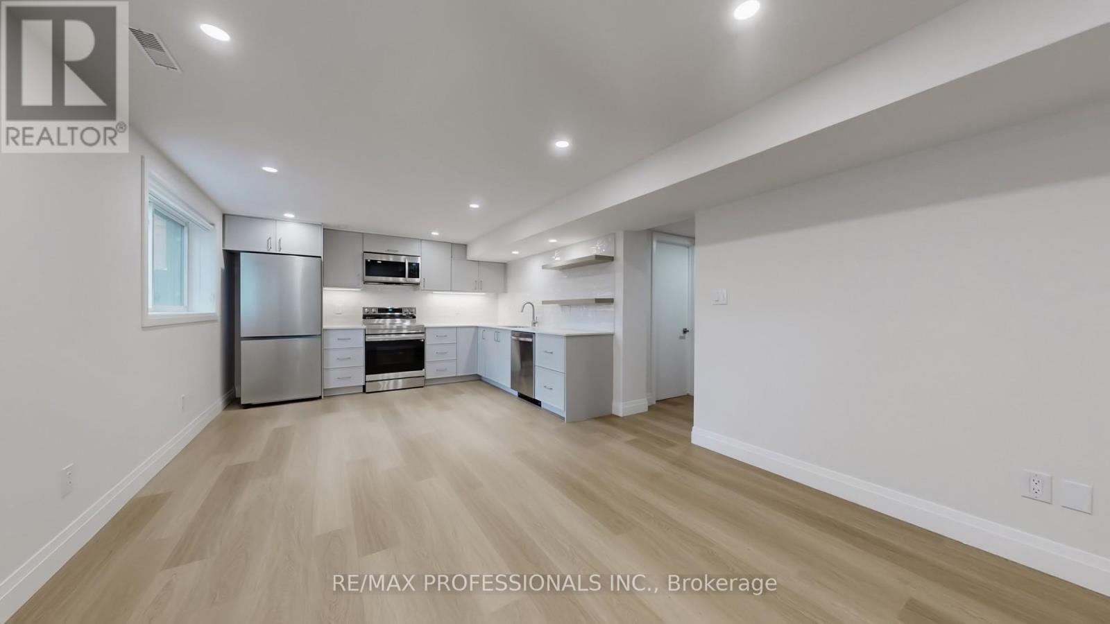 Bsmt - 44 Princess Margaret Boulevard, Toronto, Ontario  M9A 1Z6 - Photo 4 - W12971178