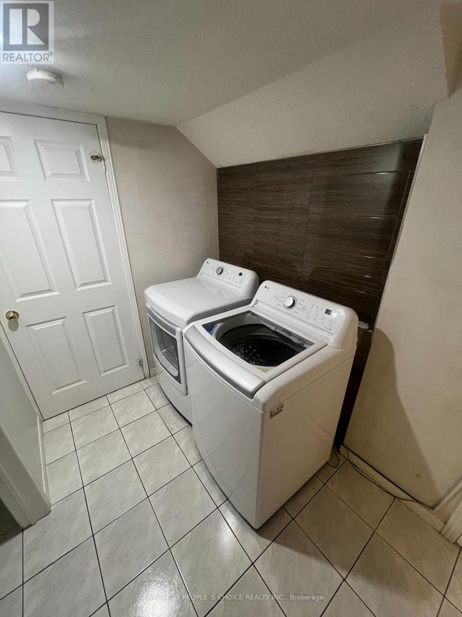 Lower - 558 Kaiser Drive, Mississauga, Ontario  L5W 1V8 - Photo 6 - W12971216