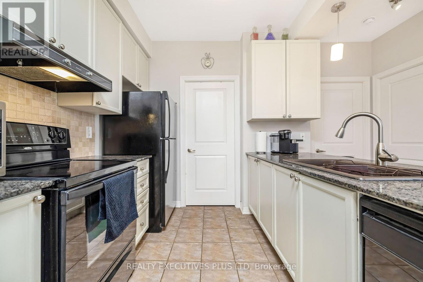 414 - 245 Dalesford Road, Toronto, Ontario  M8Y 4H7 - Photo 8 - W12971230