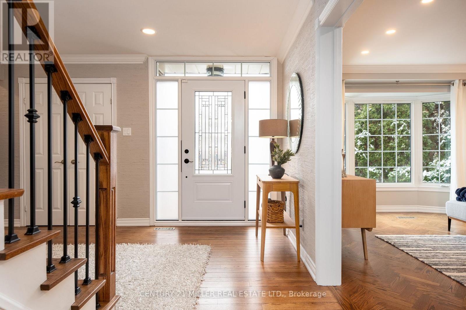 1225 Old Post Drive, Oakville (Ga Glen Abbey), Ontario  L6M 1A5 - Photo 6 - W12971234