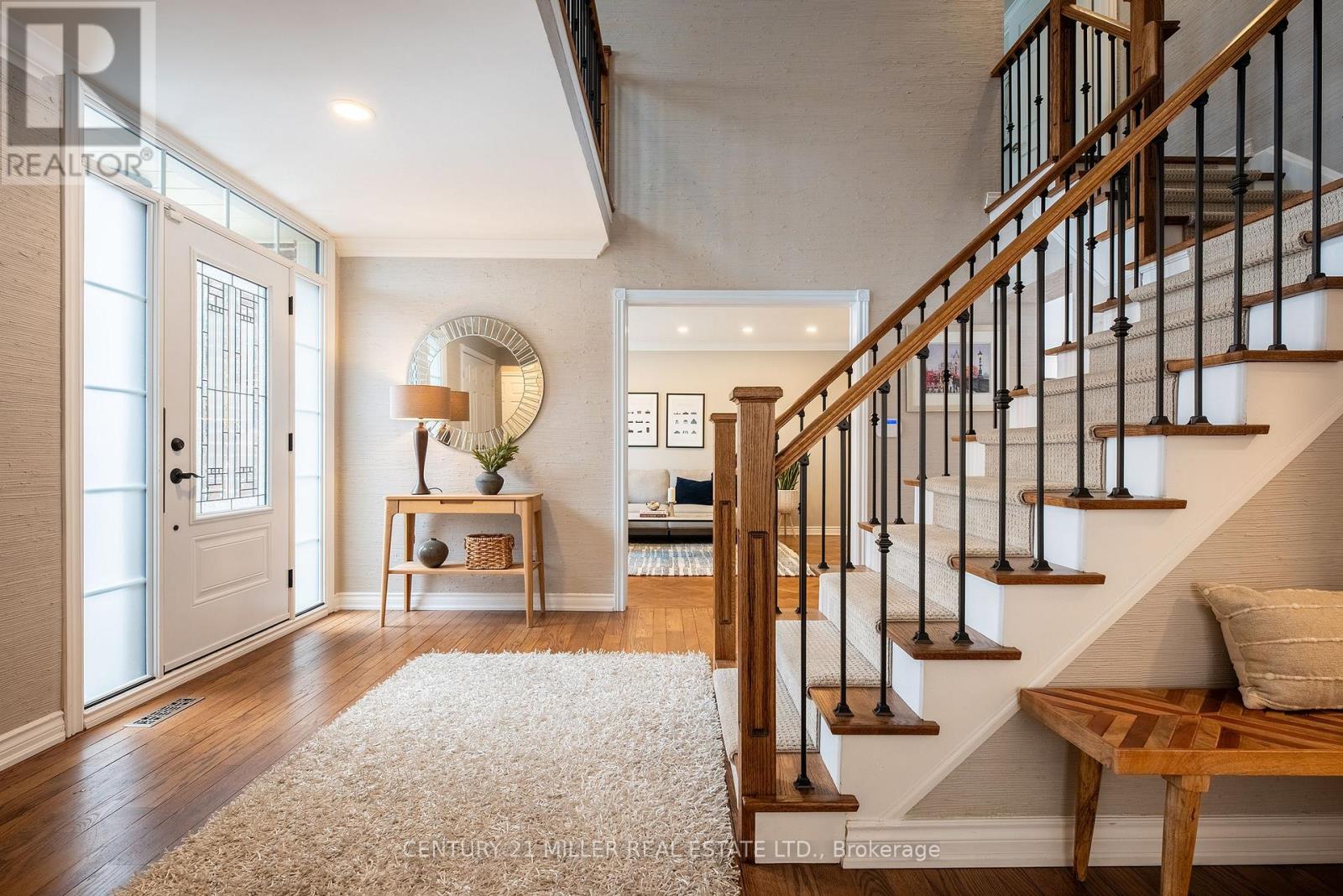 1225 Old Post Drive, Oakville (Ga Glen Abbey), Ontario  L6M 1A5 - Photo 7 - W12971234