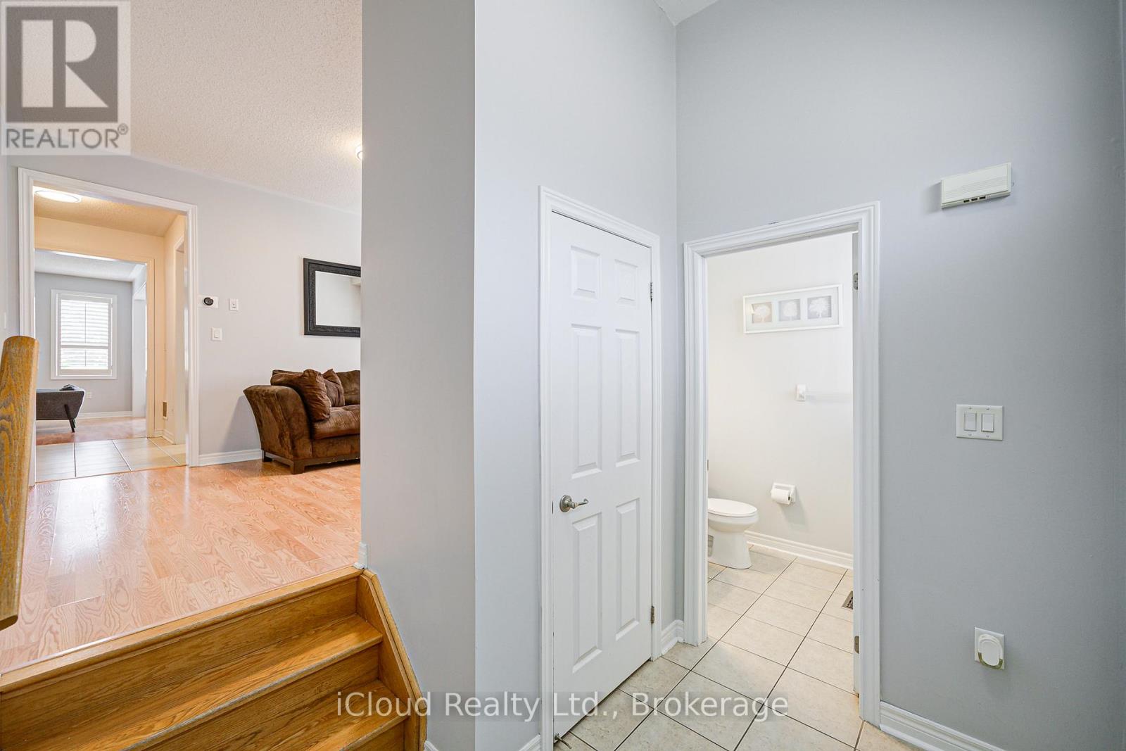 29 Teal Crest Circle, Brampton, Ontario  L6X 2Z5 - Photo 2 - W12971238