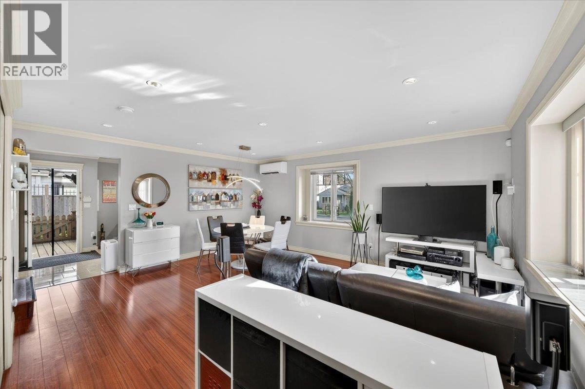 7012 Griffiths Avenue, Burnaby, British Columbia  V5E 0B2 - Photo 2 - R3107096