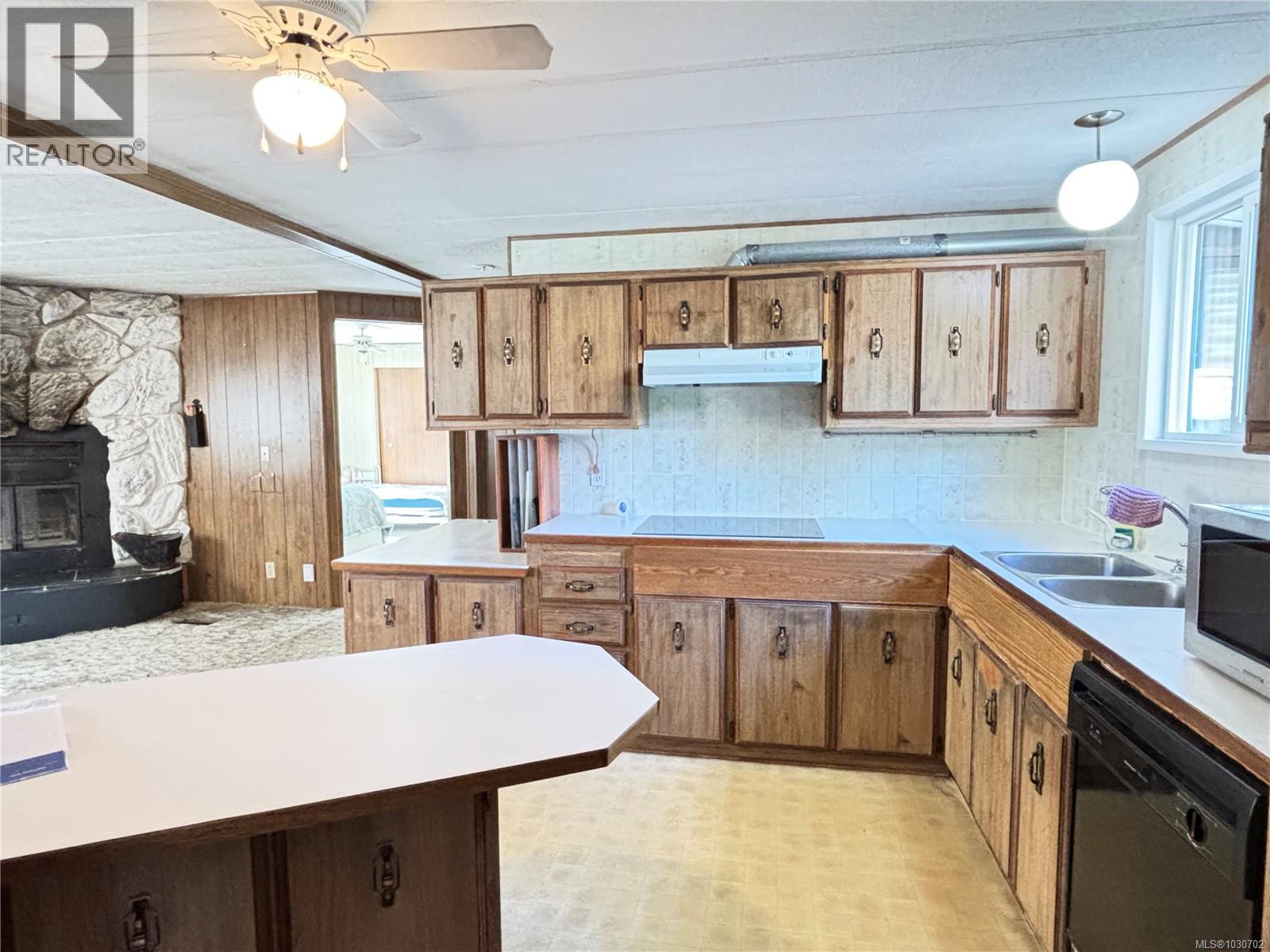 419 Golden Hinde Pl, Gold River, British Columbia V0P 1G0 - Photo 2 - 1030702