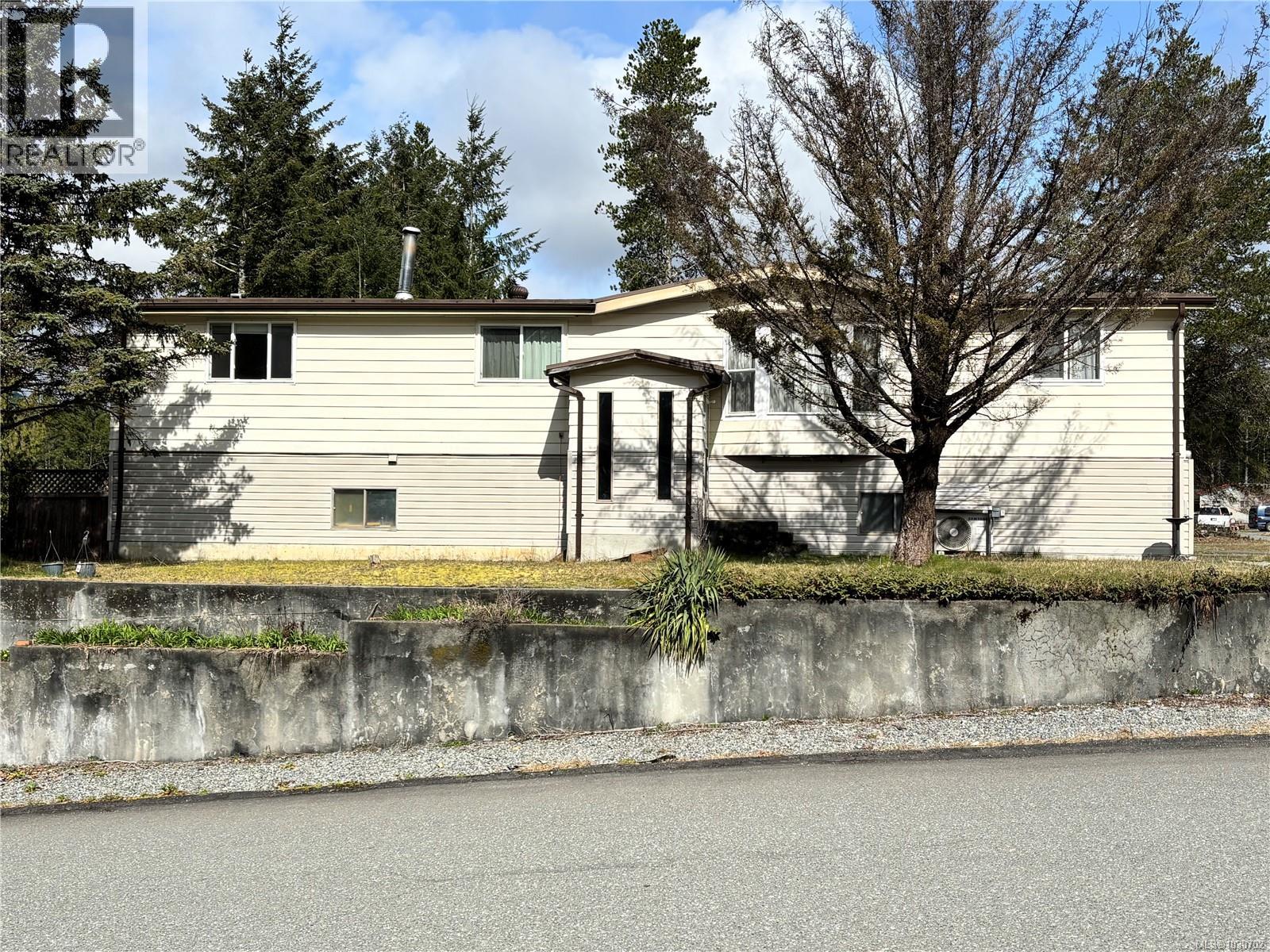 419 Golden Hinde Pl, Gold River, British Columbia