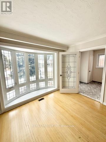 154a William Street, Toronto, Ontario  M9N 2H1 - Photo 9 - W12799494