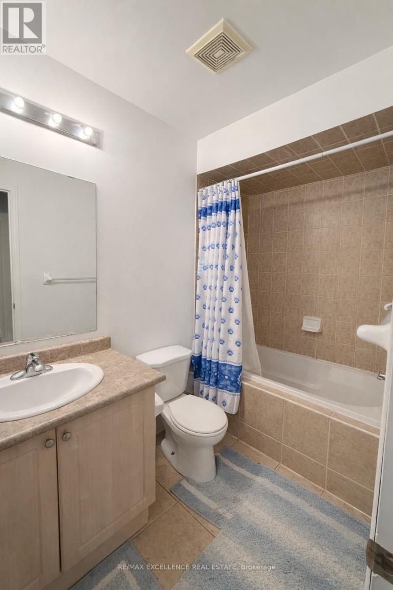 33 Lacebark Court, Brampton, Ontario  L6R 3M7 - Photo 9 - W12956656