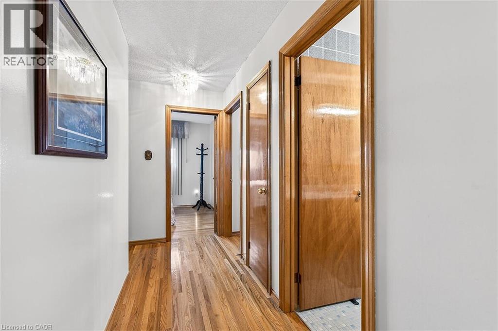 344 Enfield Road, Burlington, Ontario  L7T 4E8 - Photo 18 - 40818277