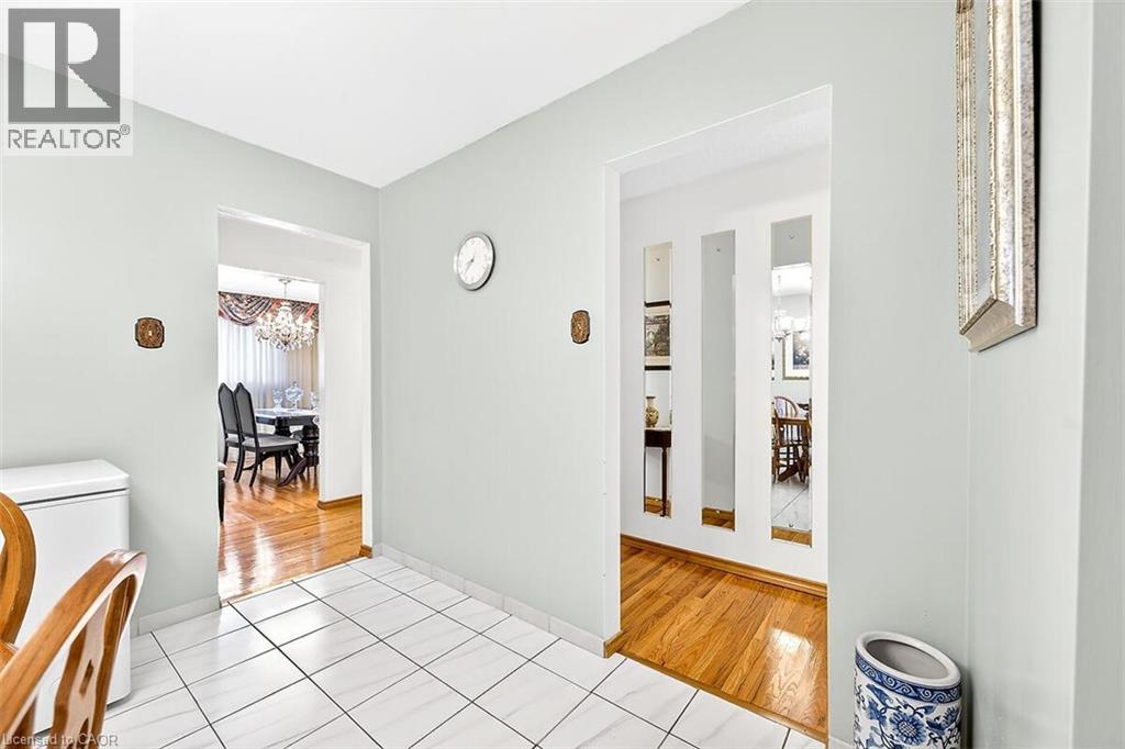 344 Enfield Road, Burlington, Ontario  L7T 4E8 - Photo 17 - 40818277