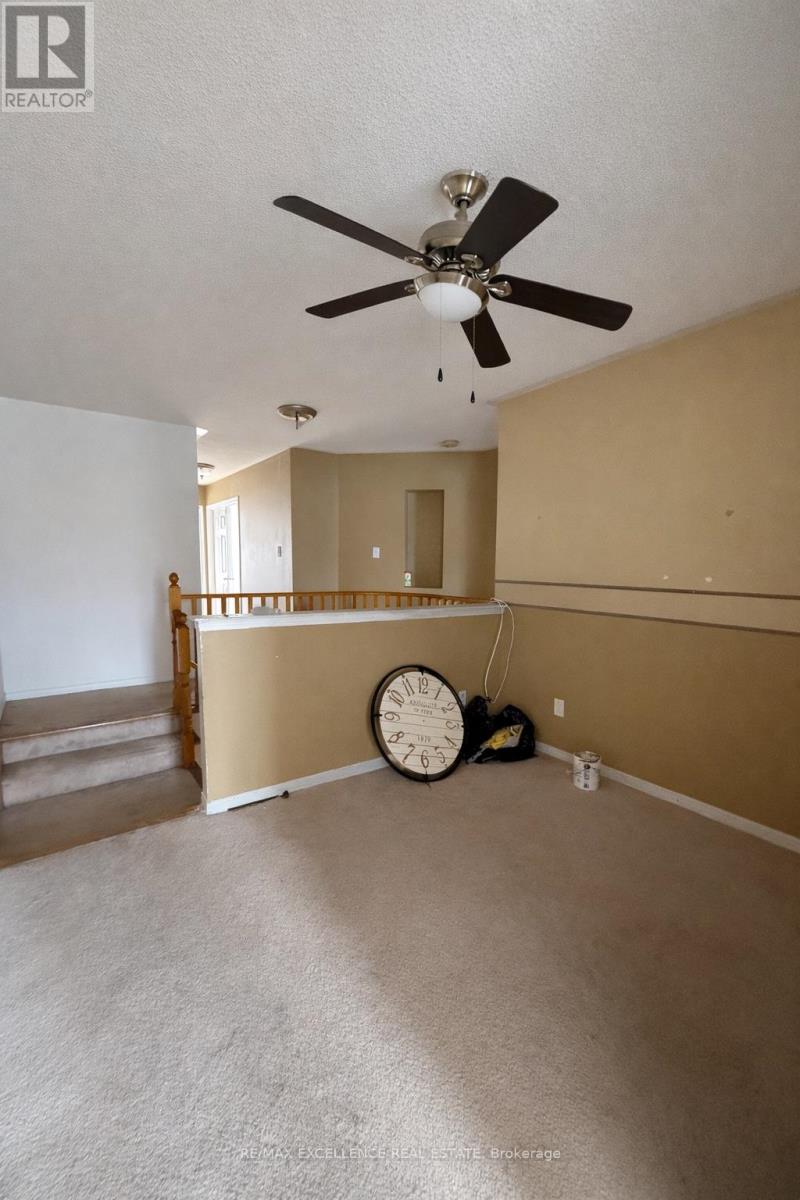 33 Lacebark Court, Brampton, Ontario  L6R 3M7 - Photo 6 - W12956656