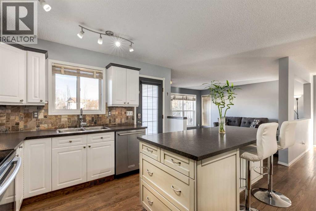 161 Douglas Ridge Place SE, Calgary, Alberta  T2Z 2T3 - Photo 10 - A2295250