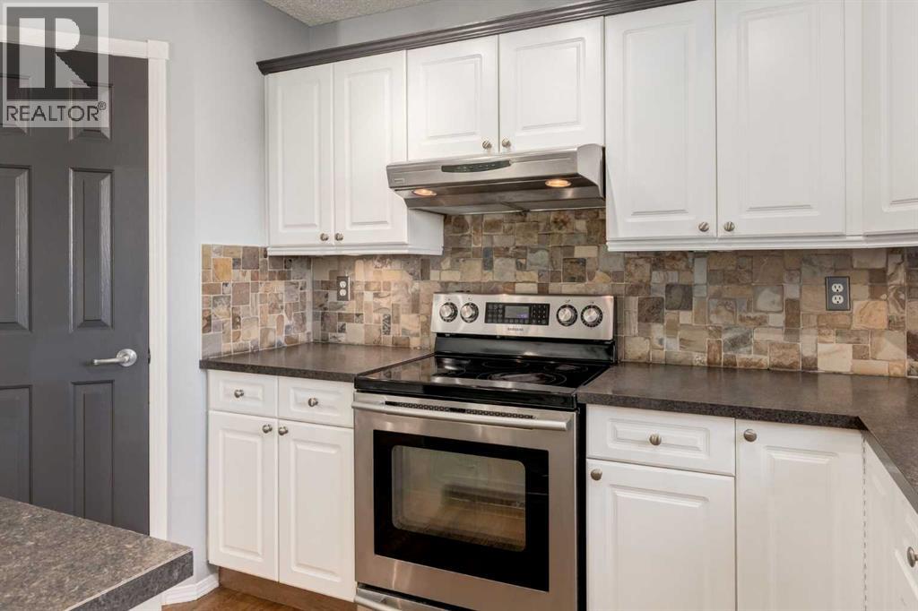 161 Douglas Ridge Place SE, Calgary, Alberta  T2Z 2T3 - Photo 8 - A2295250