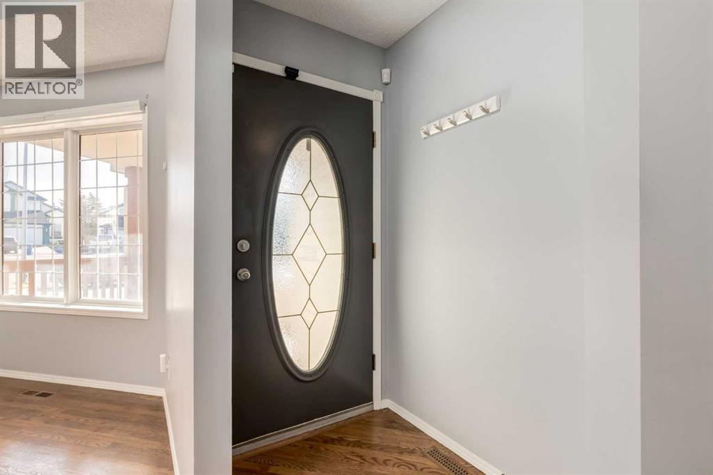 161 Douglas Ridge Place SE, Calgary, Alberta  T2Z 2T3 - Photo 2 - A2295250