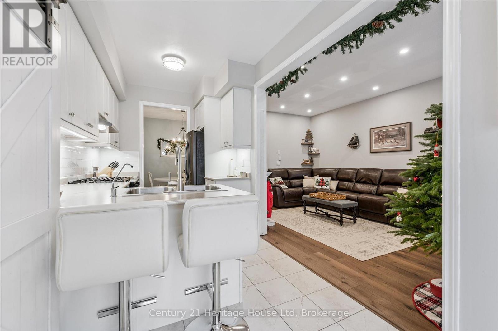 73 Courtney Street, Centre Wellington, Ontario  N1M 0E5 - Photo 8 - X12732836