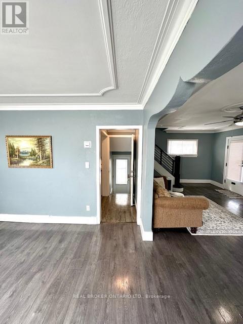 74 Crowland Avenue, Welland, Ontario  L3B 1W9 - Photo 6 - X12926538