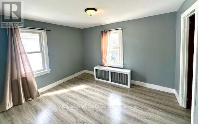 74 Crowland Avenue, Welland, Ontario  L3B 1W9 - Photo 12 - X12926538