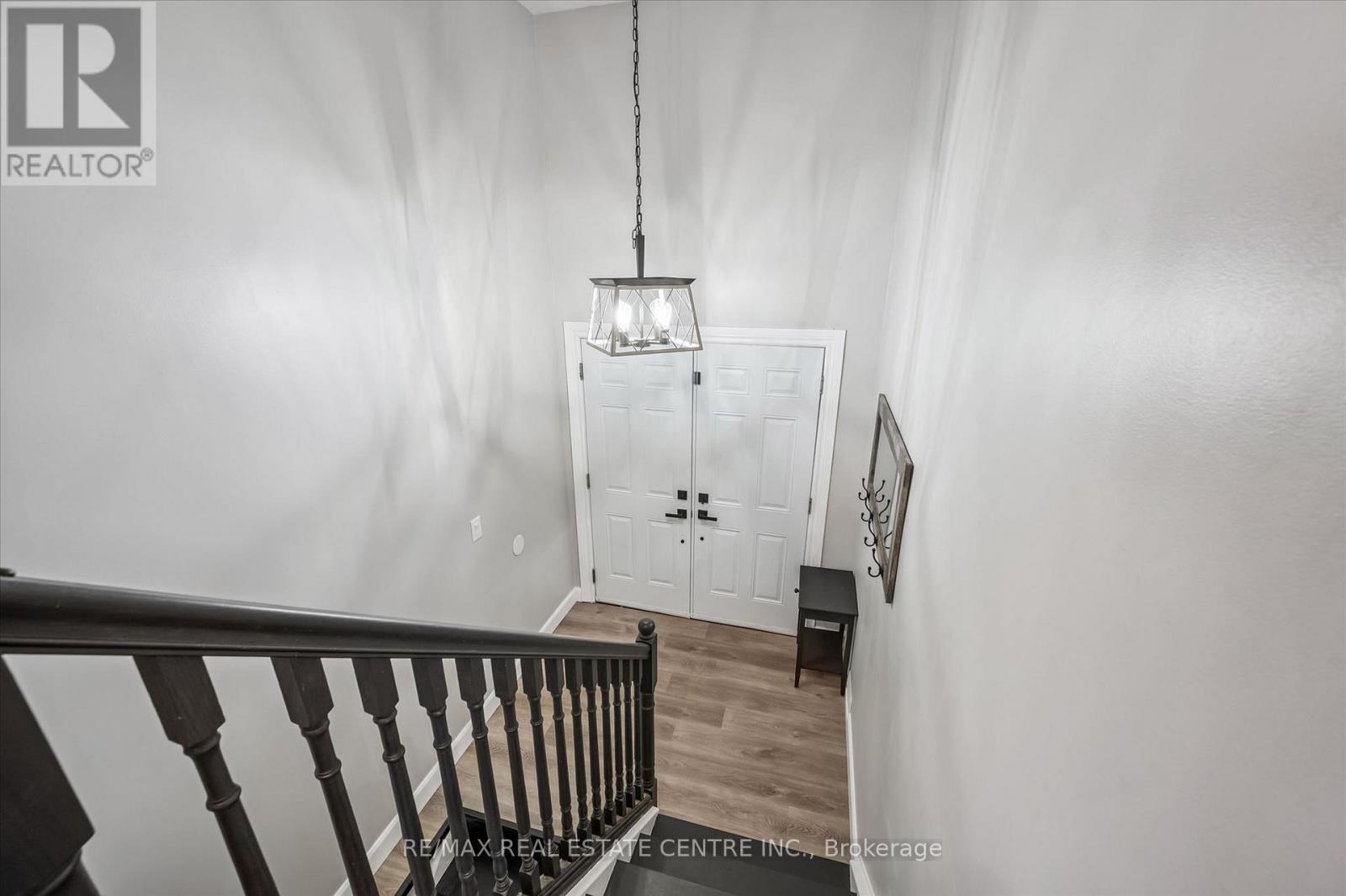 18 Avenue Road, Cambridge, Ontario  N1R 1B7 - Photo 3 - X12970872