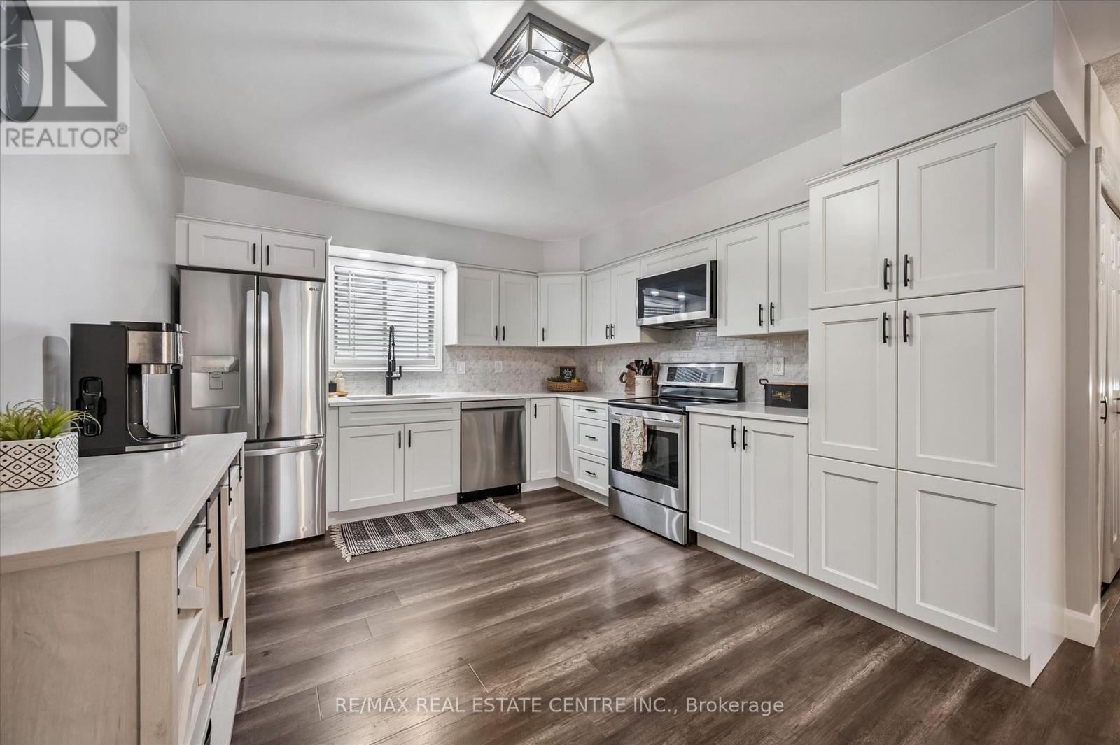 18 Avenue Road, Cambridge, Ontario  N1R 1B7 - Photo 8 - X12970872