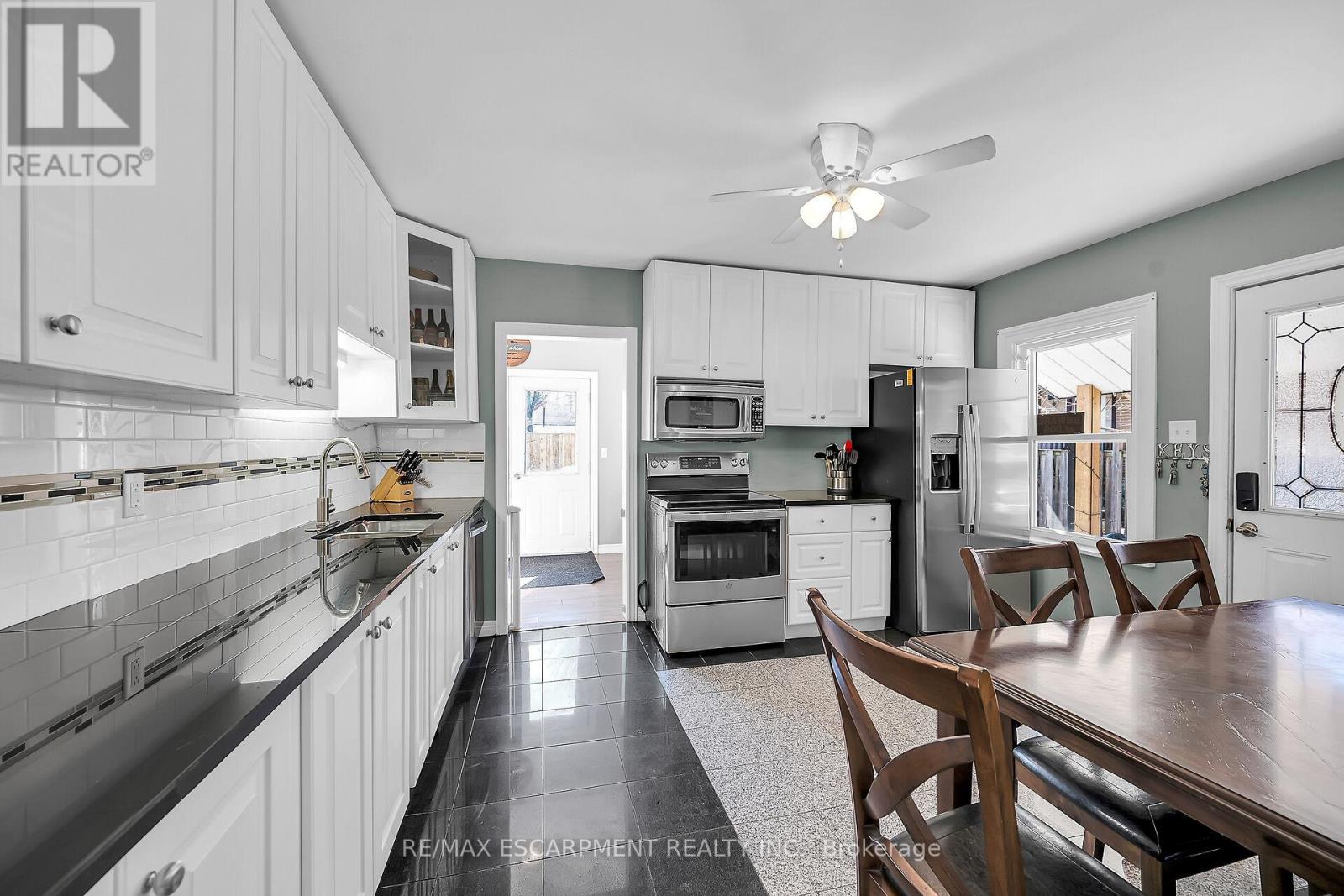 46 Walnut Street, Brantford, Ontario  N3T 1H2 - Photo 11 - X12970900