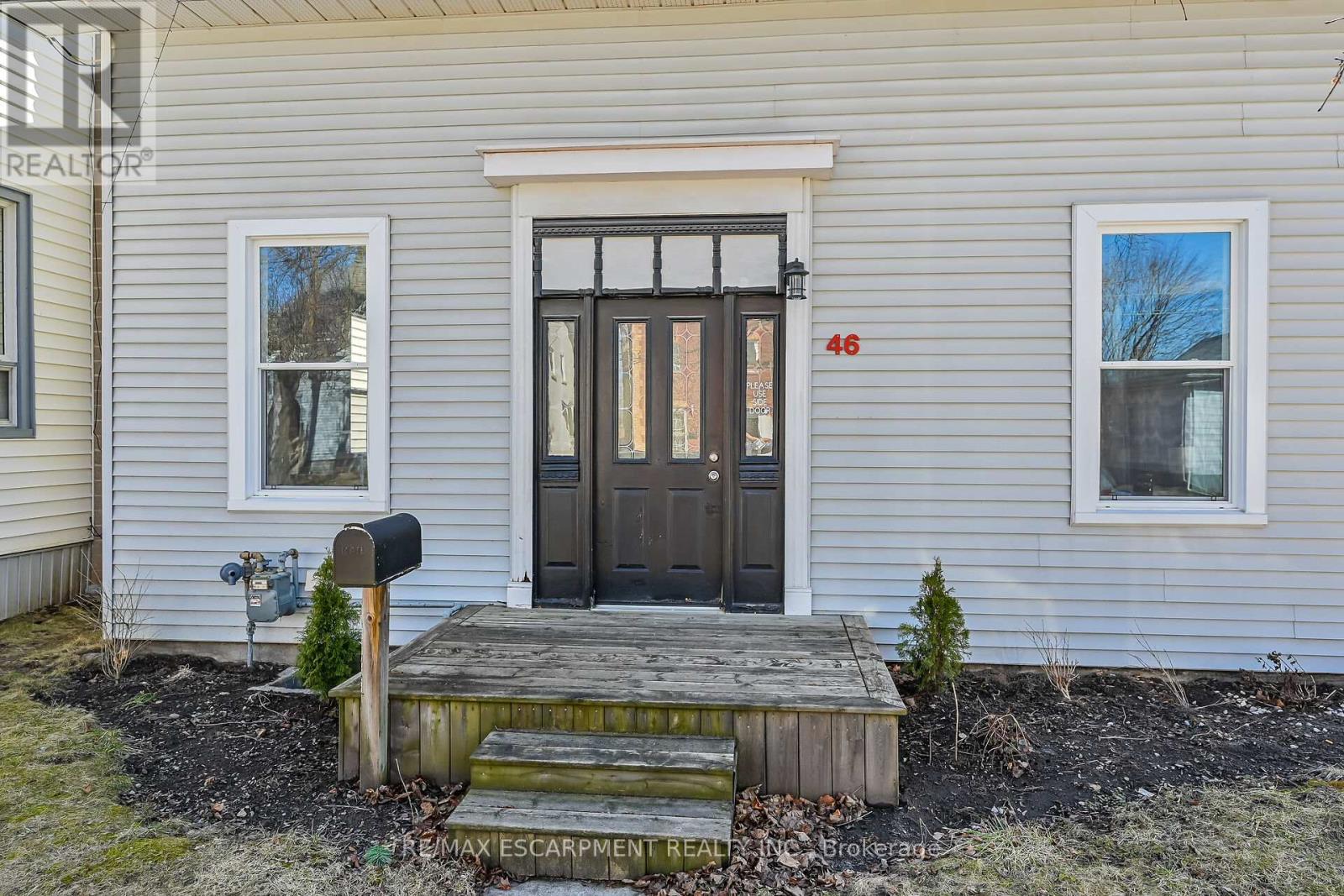 46 Walnut Street, Brantford, Ontario  N3T 1H2 - Photo 3 - X12970900