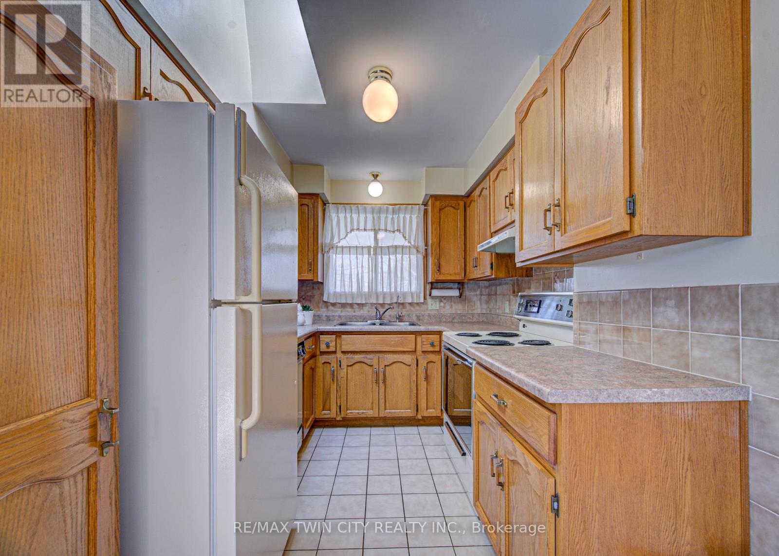 43 Quaiser Street, Kitchener, Ontario  N2A 3P8 - Photo 10 - X12970964