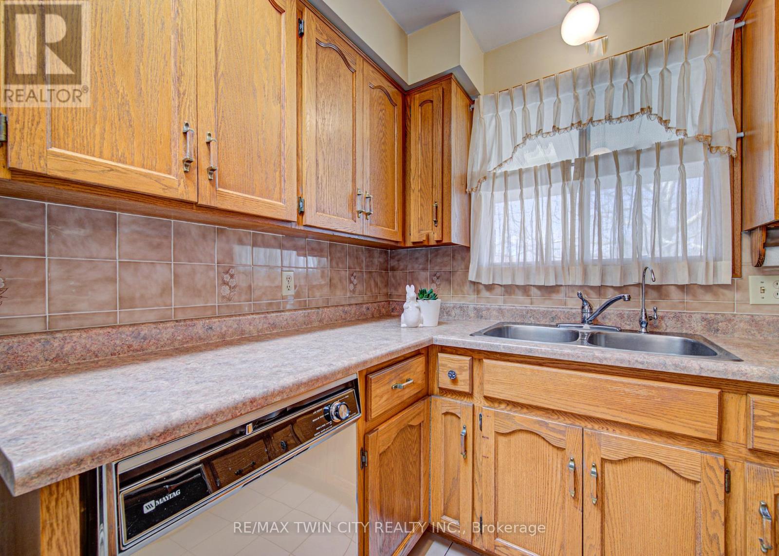 43 Quaiser Street, Kitchener, Ontario  N2A 3P8 - Photo 13 - X12970964