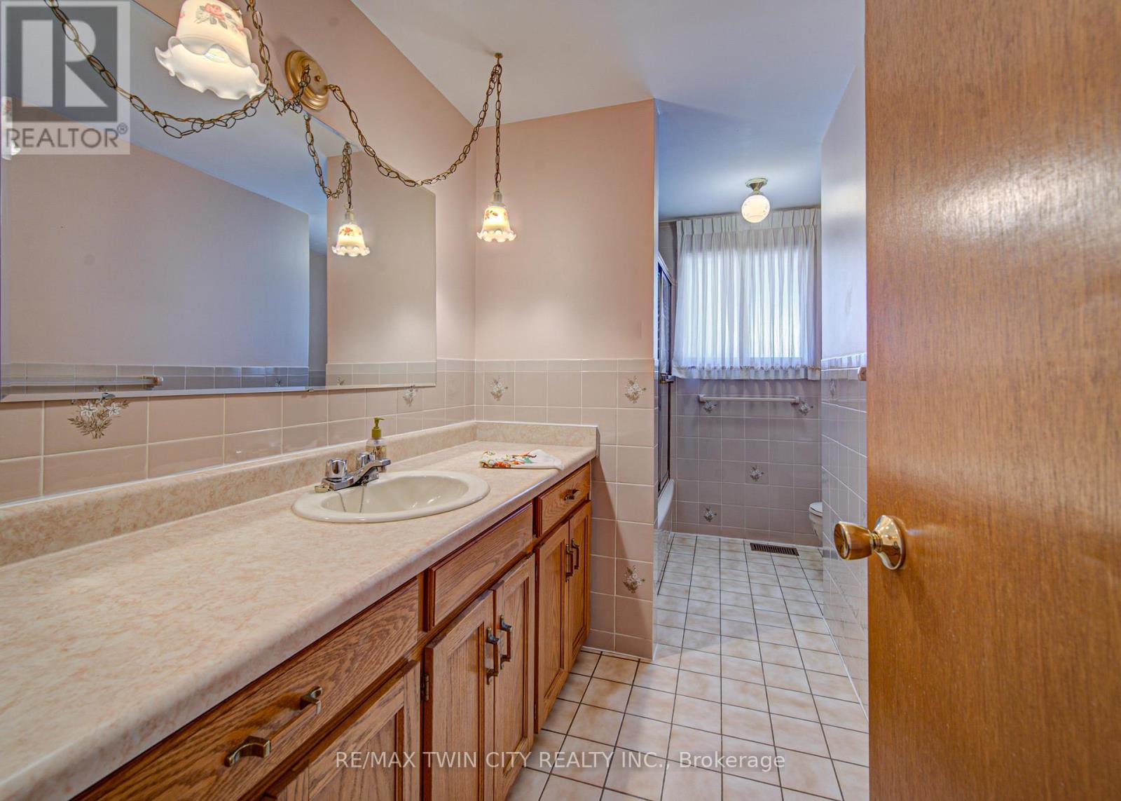 43 Quaiser Street, Kitchener, Ontario  N2A 3P8 - Photo 15 - X12970964