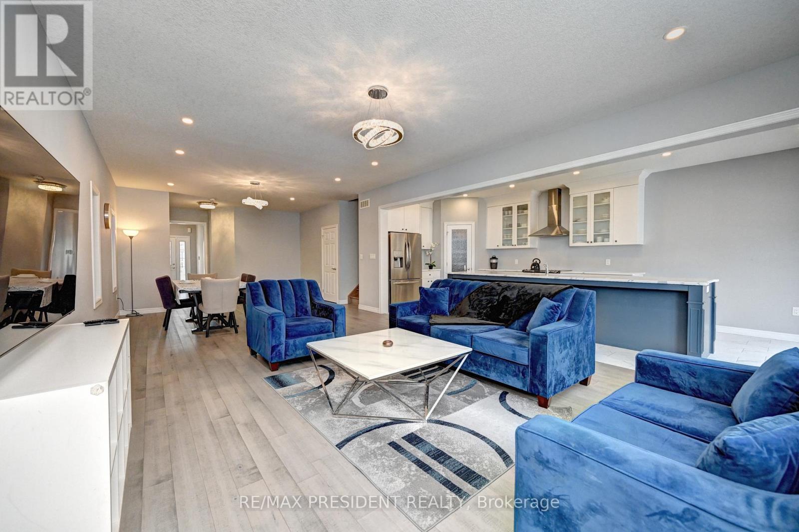 552 Florencedale Crescent, Kitchener, Ontario  N2R 0N3 - Photo 11 - X12971092