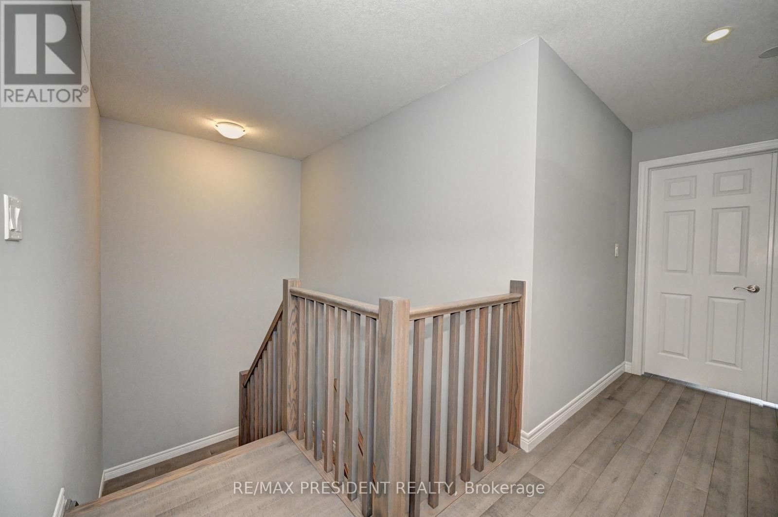 552 Florencedale Crescent, Kitchener, Ontario  N2R 0N3 - Photo 23 - X12971092