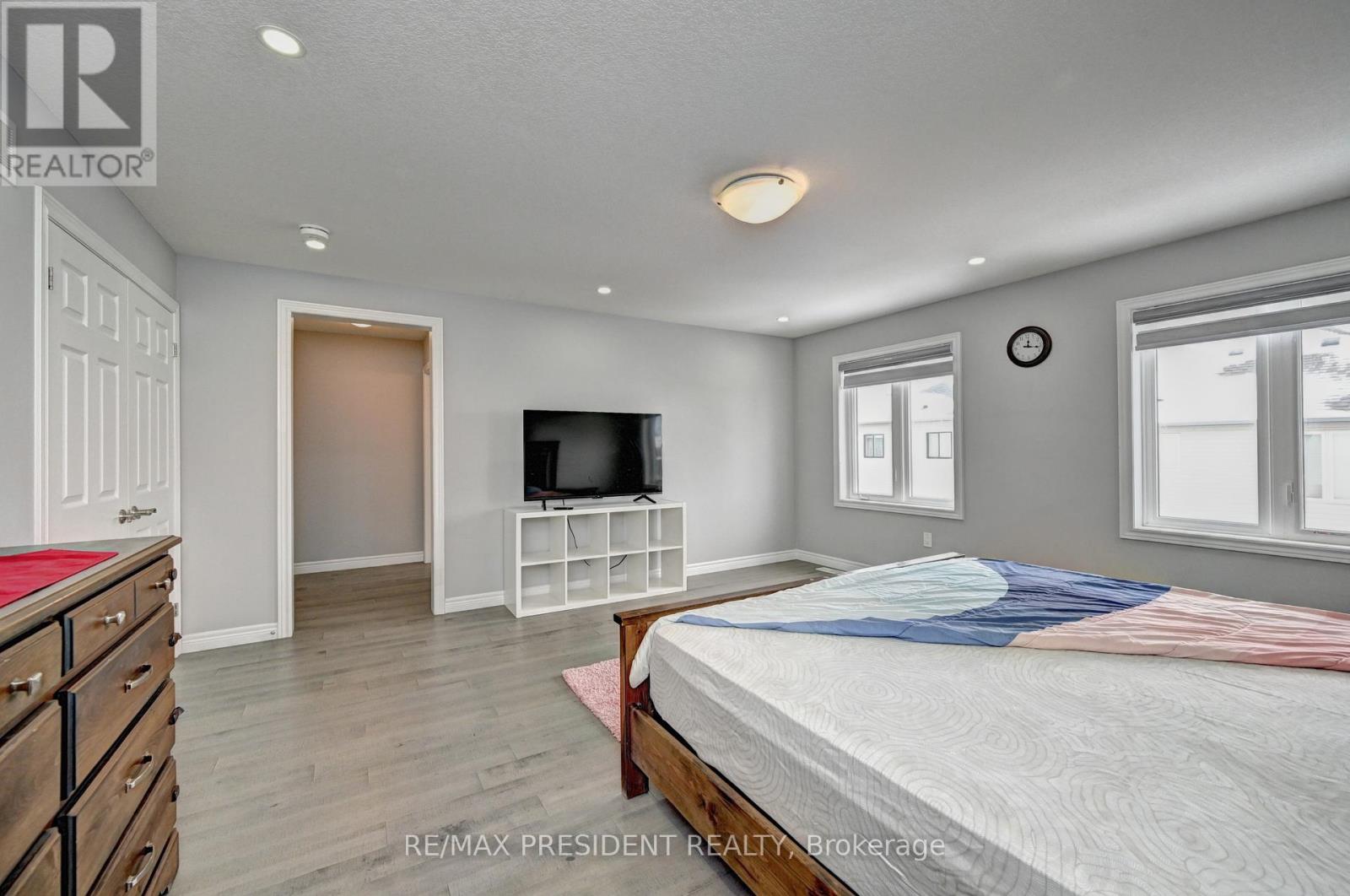 552 Florencedale Crescent, Kitchener, Ontario  N2R 0N3 - Photo 24 - X12971092