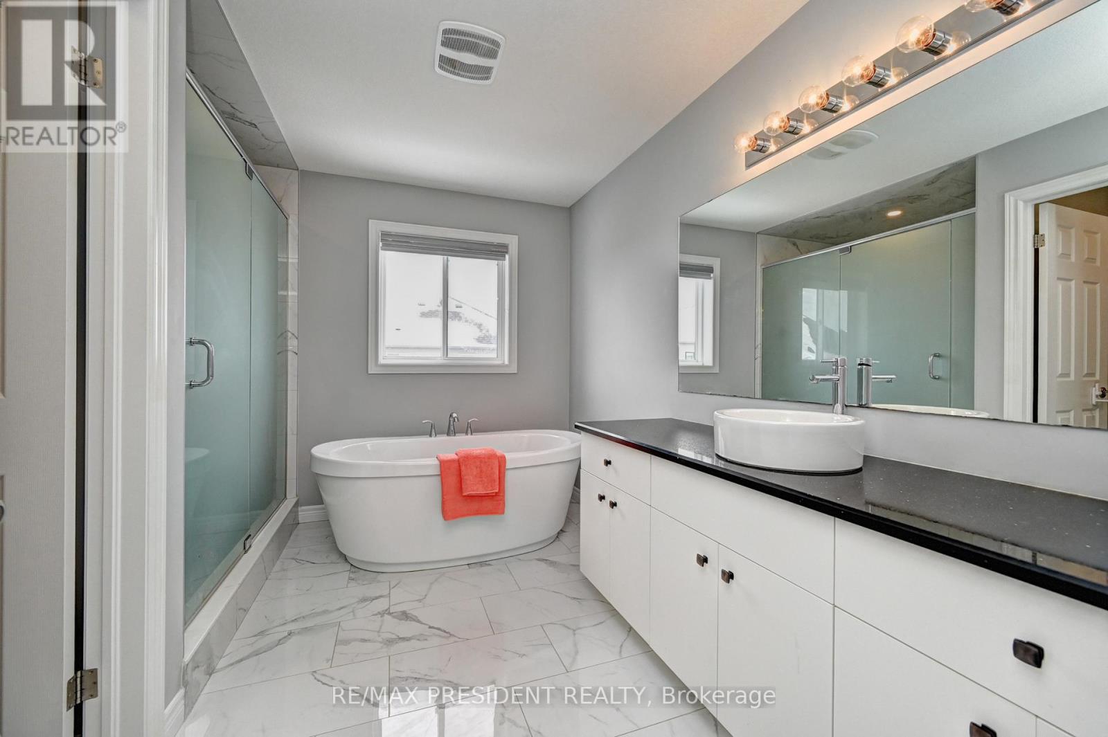 552 Florencedale Crescent, Kitchener, Ontario  N2R 0N3 - Photo 30 - X12971092