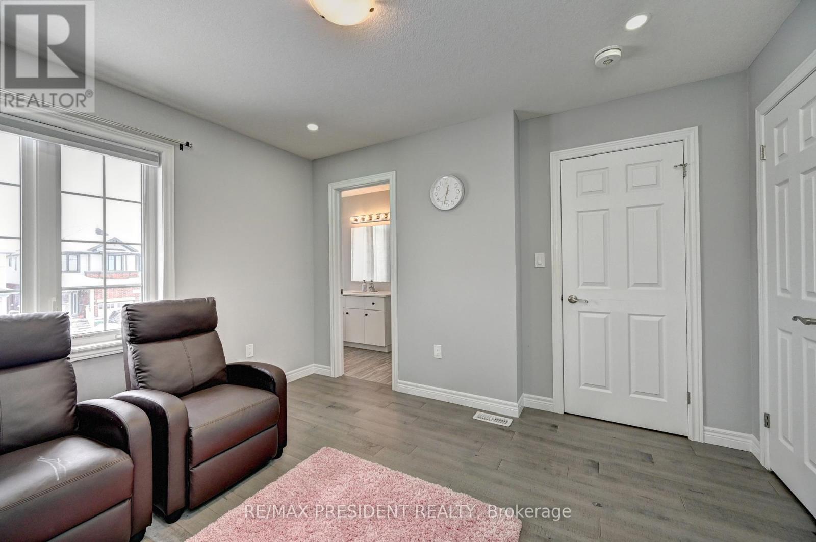 552 Florencedale Crescent, Kitchener, Ontario  N2R 0N3 - Photo 41 - X12971092