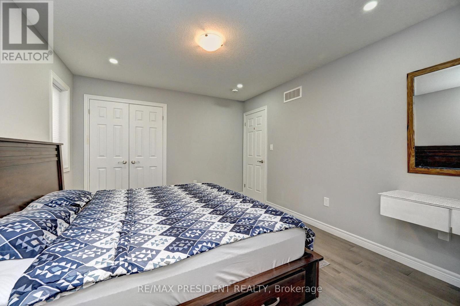 552 Florencedale Crescent, Kitchener, Ontario  N2R 0N3 - Photo 46 - X12971092