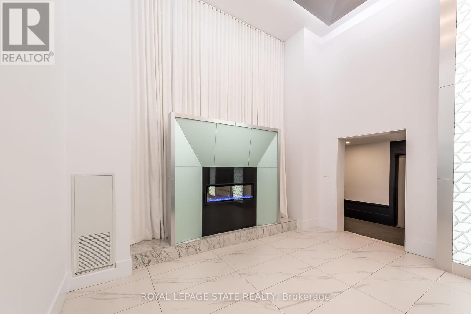 231 - 16 Concord Place, Grimsby, Ontario  L3M 4E8 - Photo 5 - X12971112