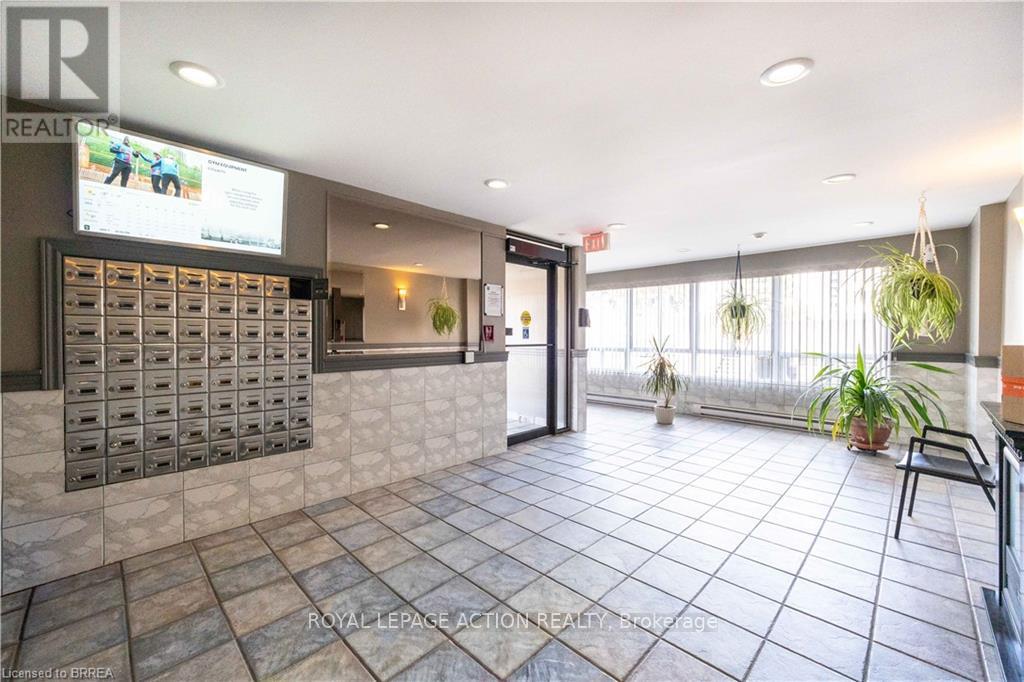 501 - 65 Highland Crescent, Kitchener, Ontario  N2M 5M8 - Photo 14 - X12971122