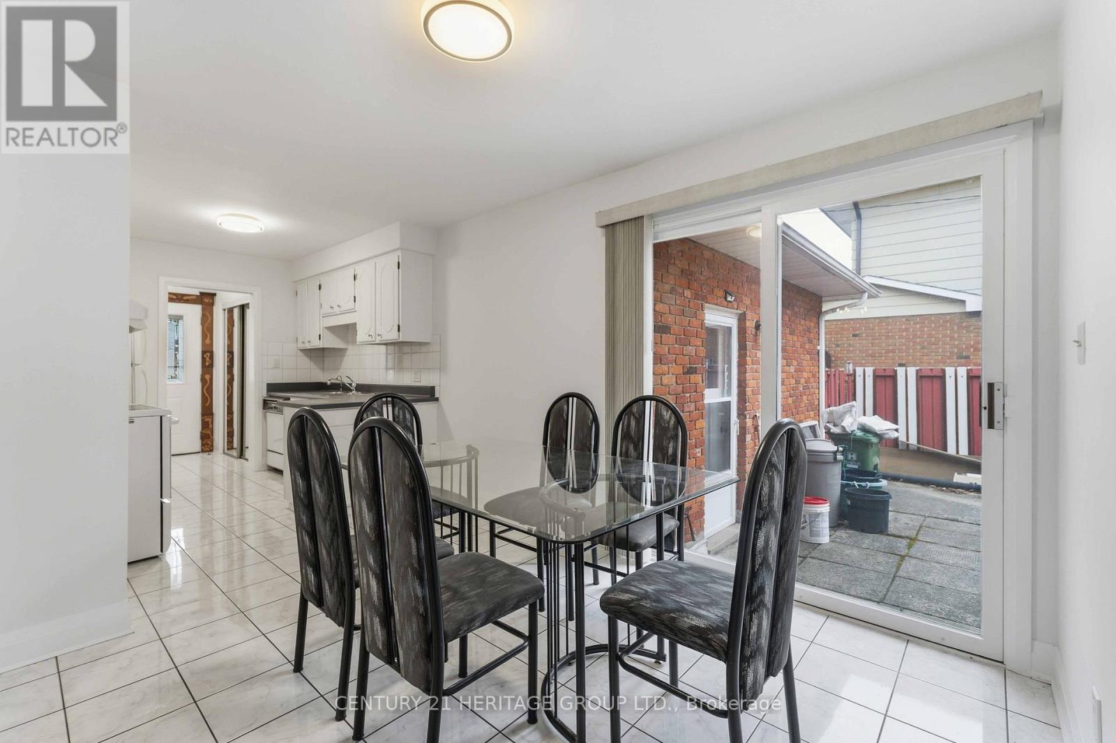 12 Roland Road, Hamilton, Ontario  L9B 1S6 - Photo 11 - X12971158