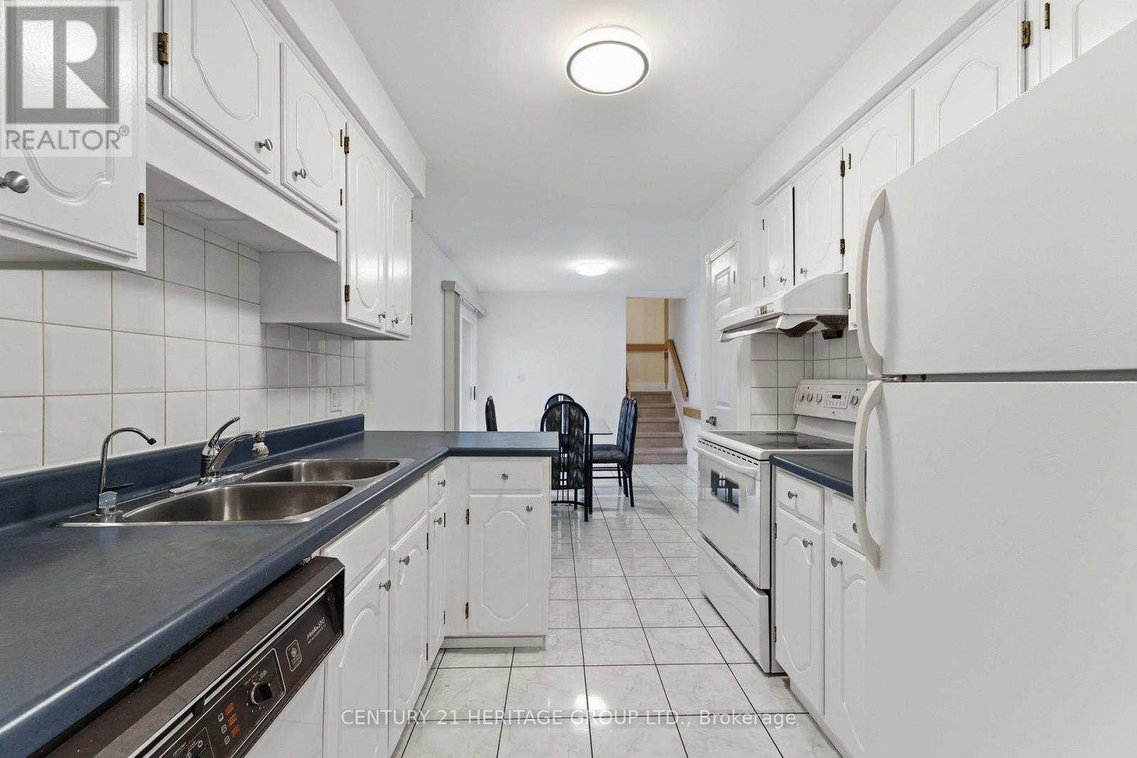 12 Roland Road, Hamilton, Ontario  L9B 1S6 - Photo 12 - X12971158