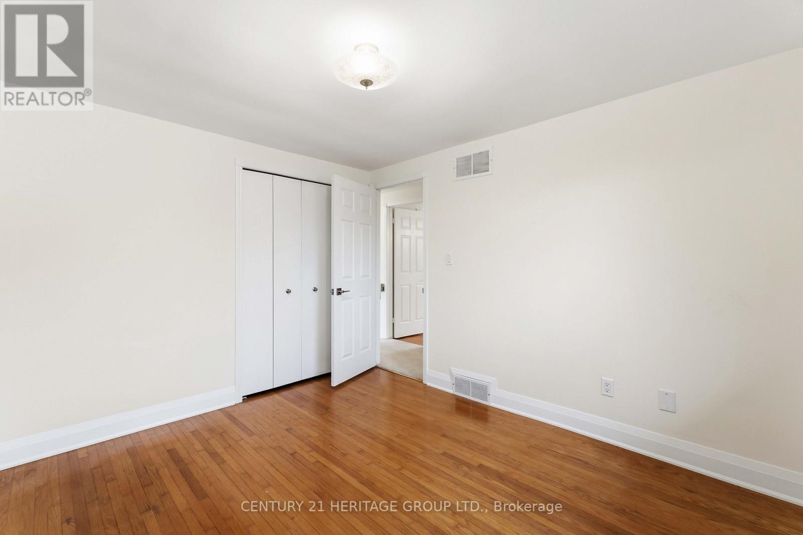 12 Roland Road, Hamilton, Ontario  L9B 1S6 - Photo 16 - X12971158