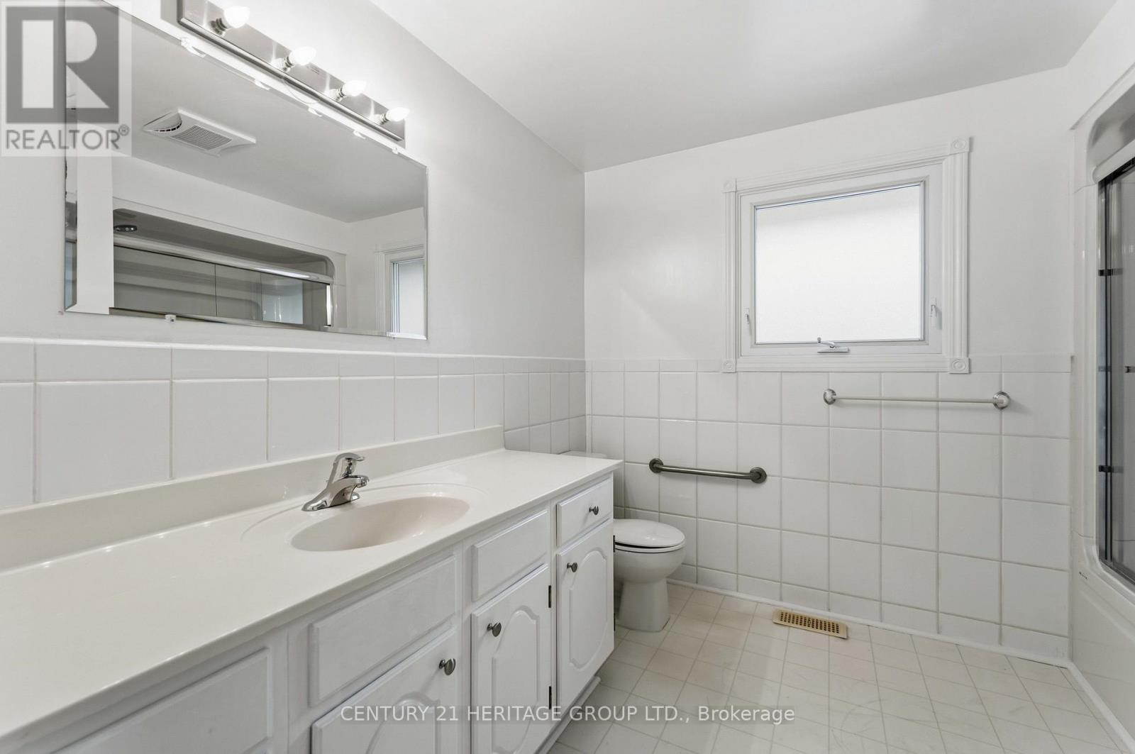 12 Roland Road, Hamilton, Ontario  L9B 1S6 - Photo 17 - X12971158