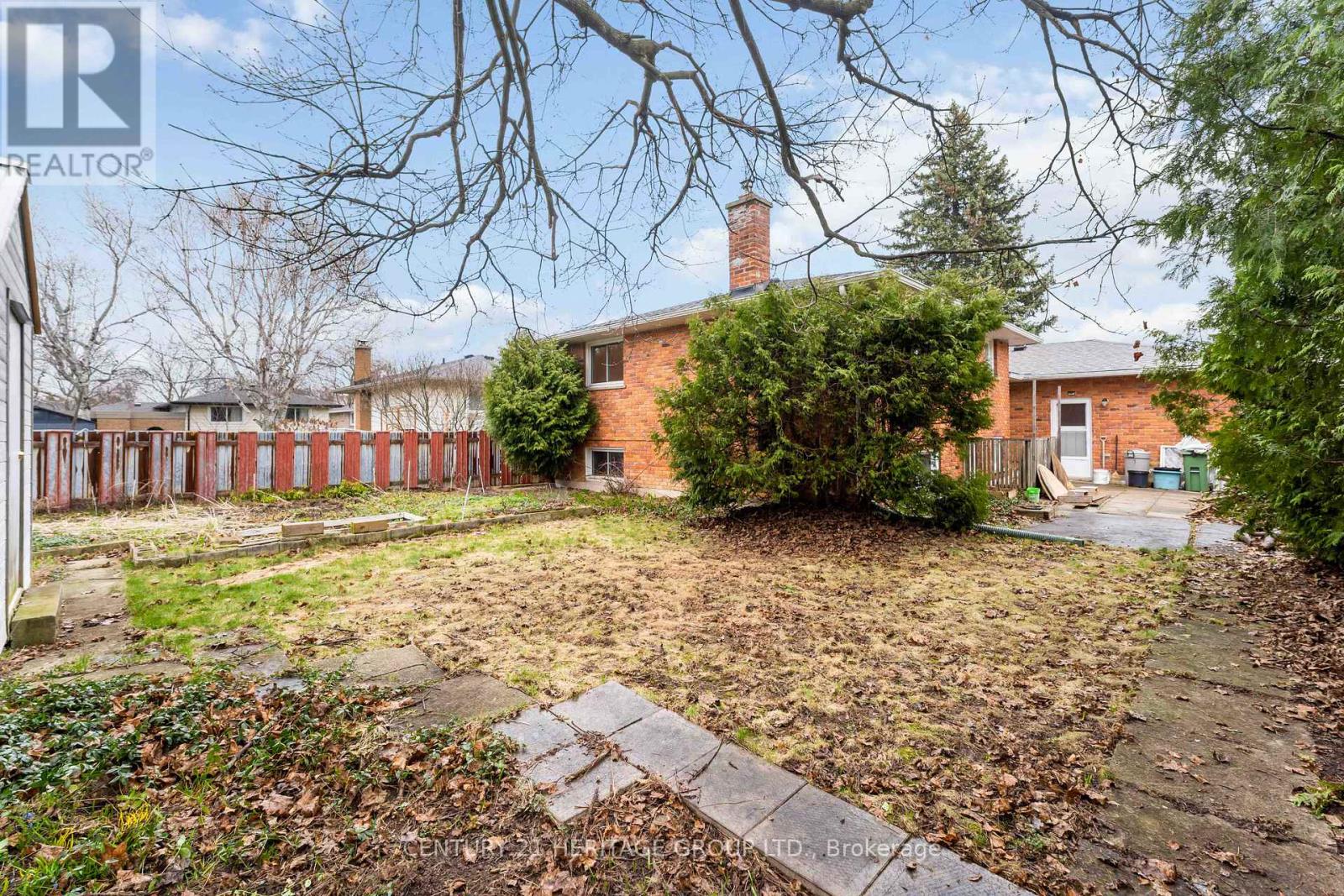 12 Roland Road, Hamilton, Ontario  L9B 1S6 - Photo 26 - X12971158