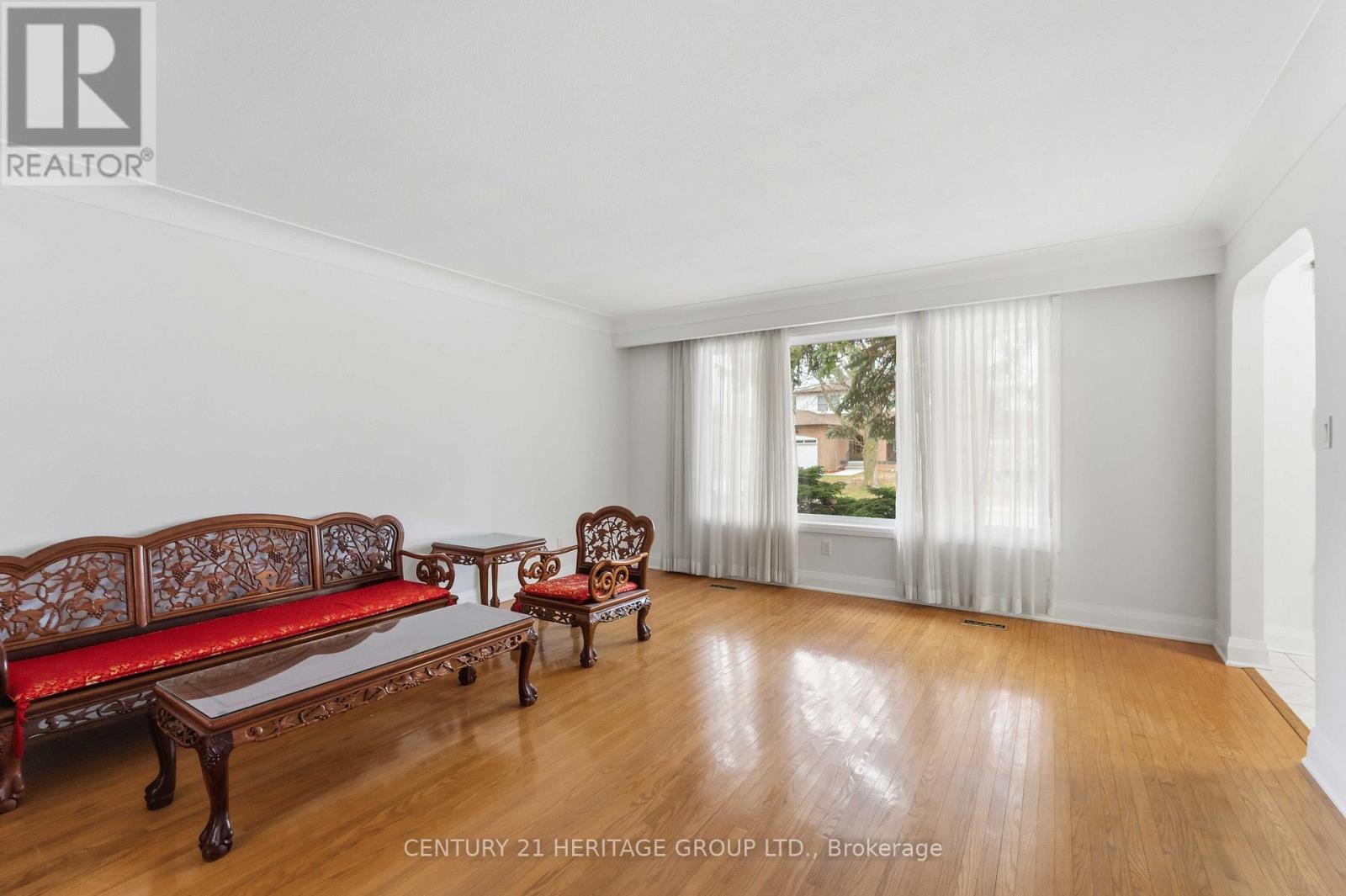 12 Roland Road, Hamilton, Ontario  L9B 1S6 - Photo 6 - X12971158