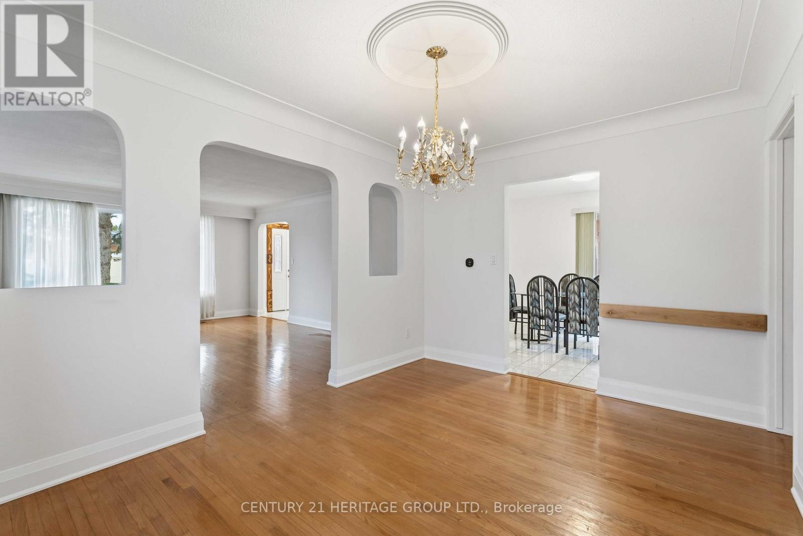 12 Roland Road, Hamilton, Ontario  L9B 1S6 - Photo 7 - X12971158