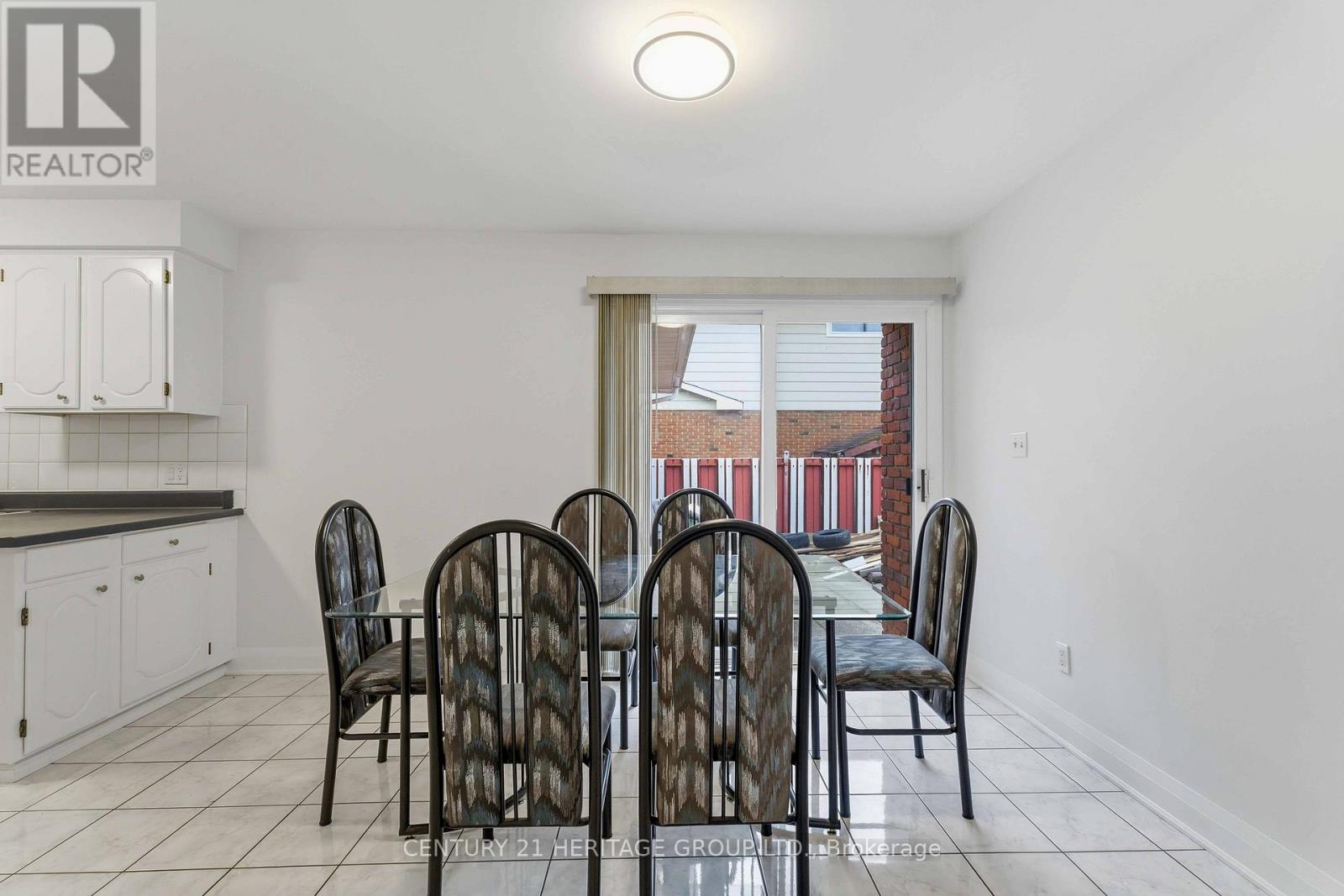 12 Roland Road, Hamilton, Ontario  L9B 1S6 - Photo 8 - X12971158