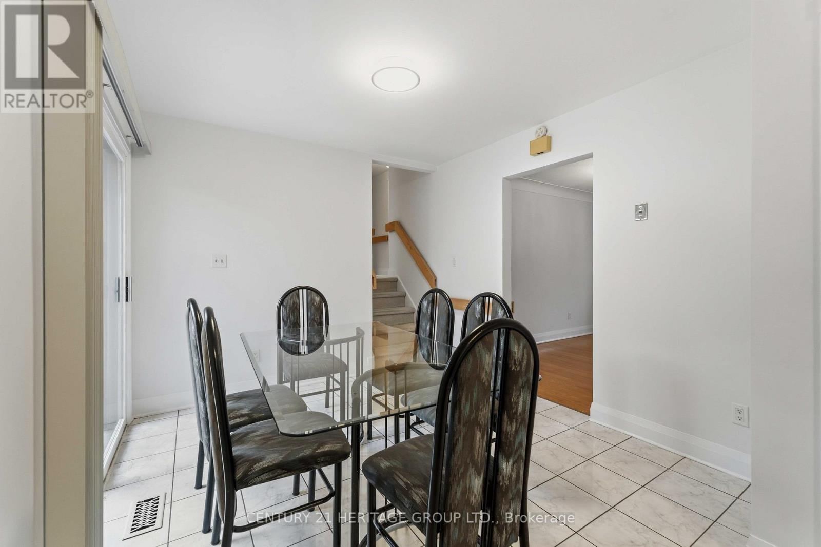 12 Roland Road, Hamilton, Ontario  L9B 1S6 - Photo 9 - X12971158