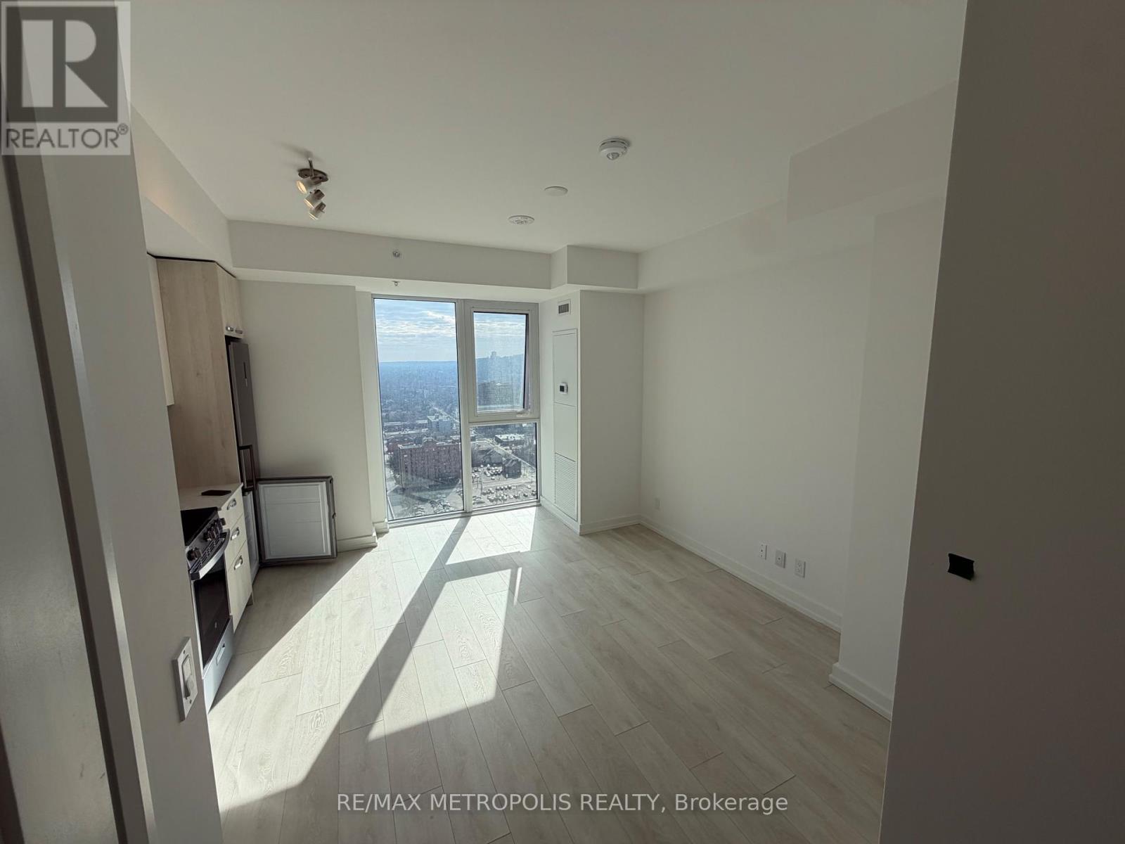 2709 - 75 James Street S, Hamilton, Ontario  L8P 2Y9 - Photo 2 - X12971202