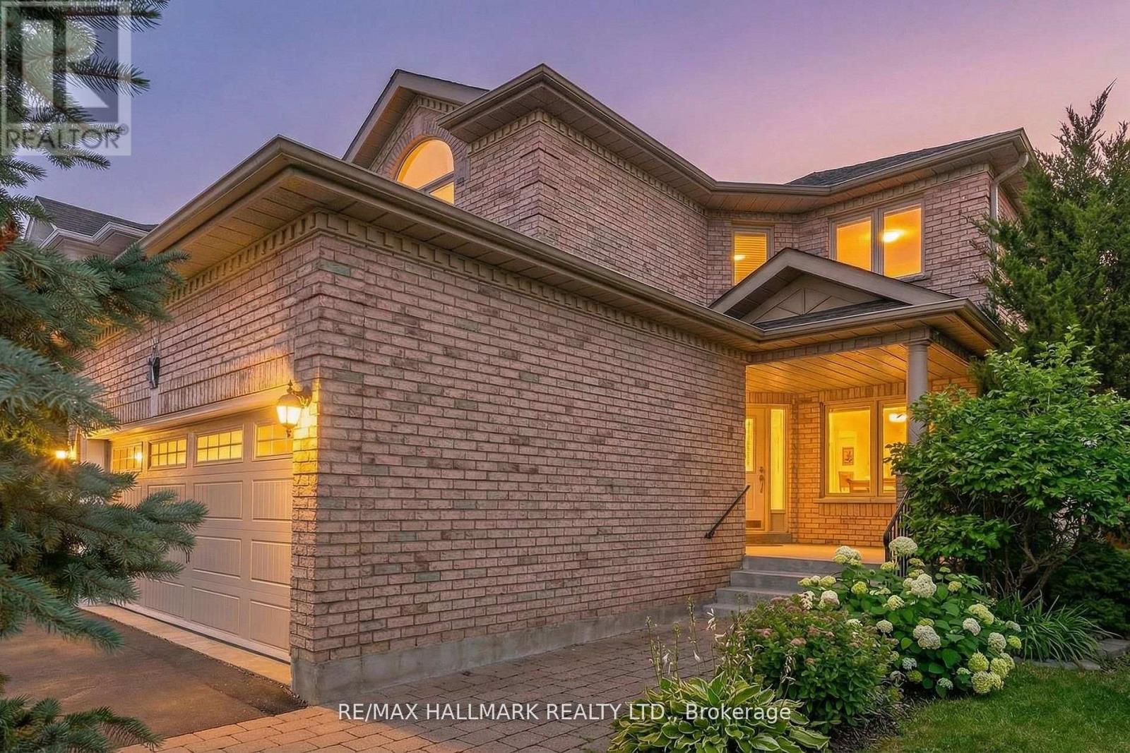 42 Mayan Avenue, Richmond Hill, Ontario  L4S 2W9 - Photo 3 - N12971088