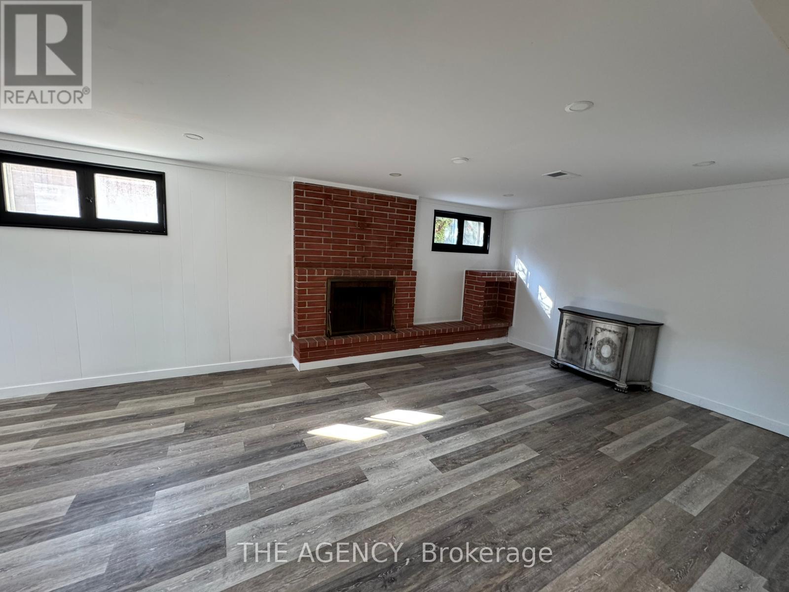 64 Farningham Crescent, Toronto, Ontario  M9B 3B6 - Photo 19 - W12966458