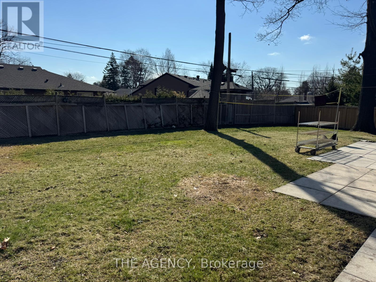 64 Farningham Crescent, Toronto, Ontario  M9B 3B6 - Photo 26 - W12964778