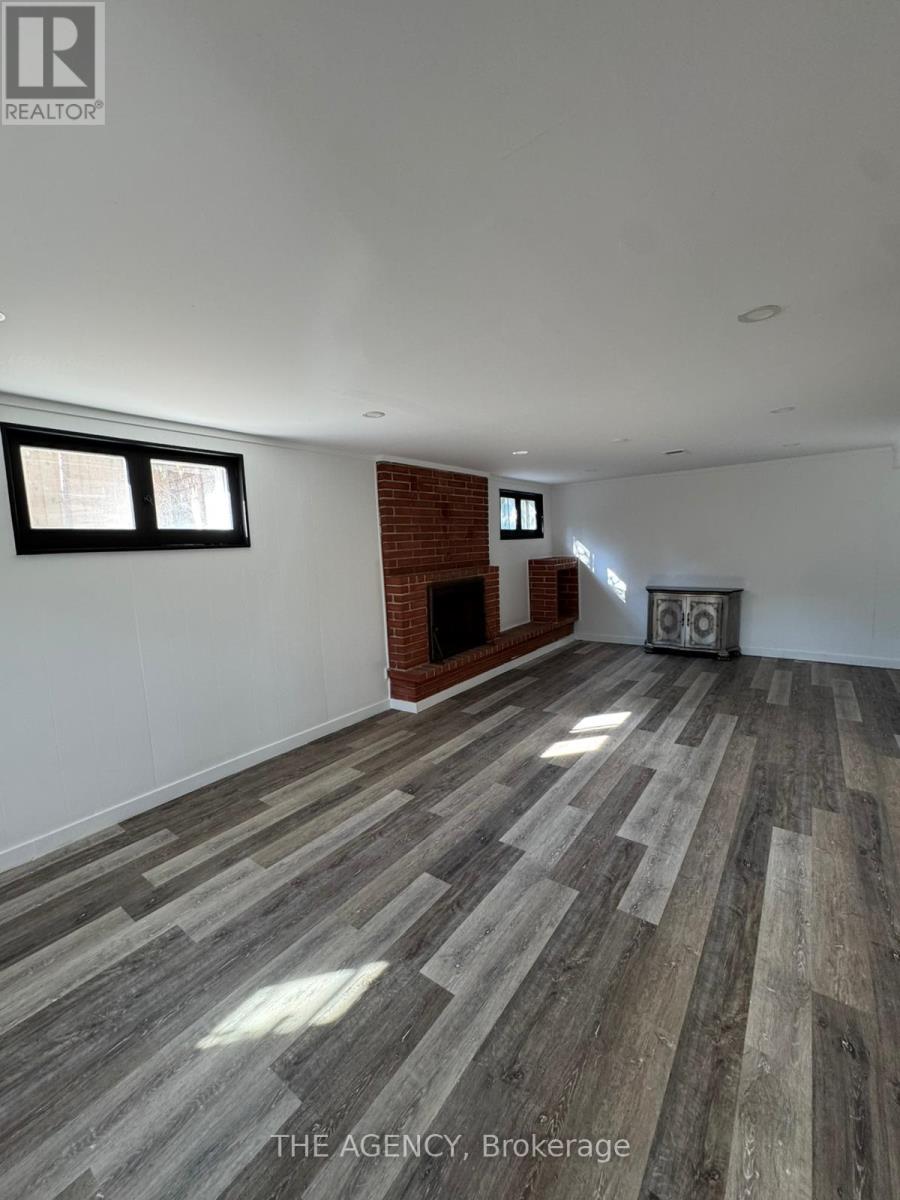 64 Farningham Crescent, Toronto, Ontario  M9B 3B6 - Photo 16 - W12966458