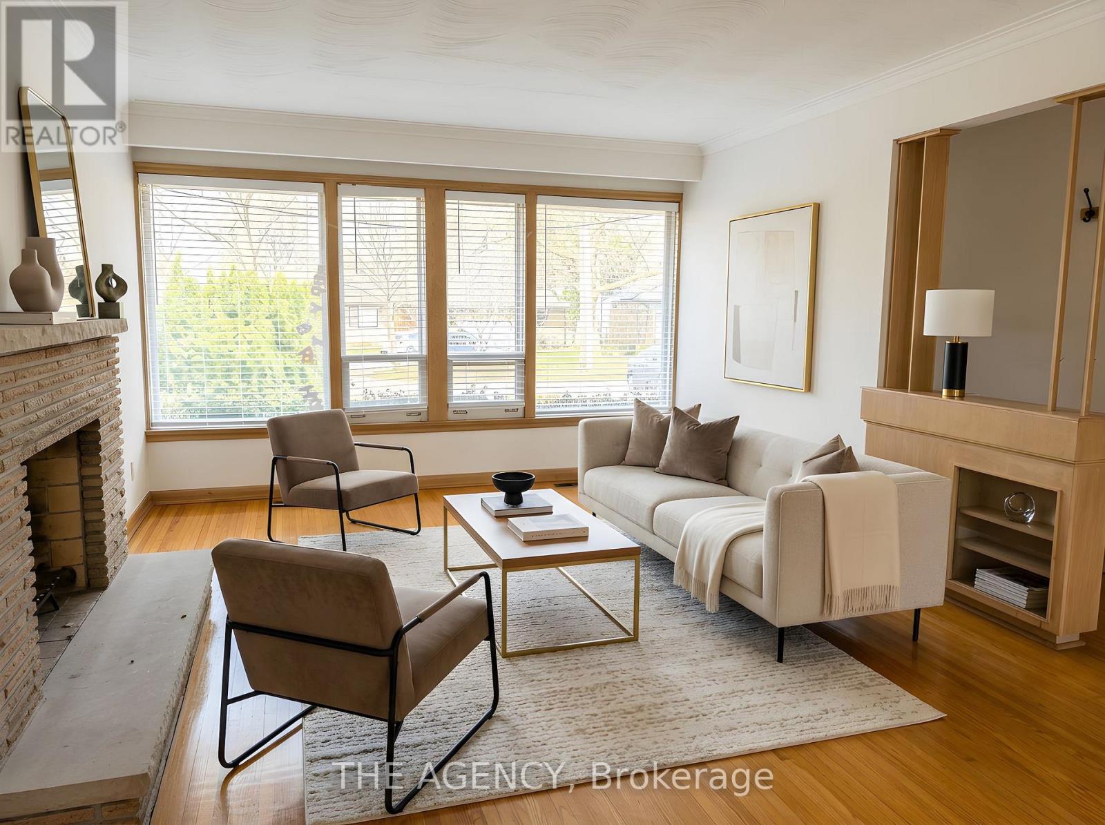 64 Farningham Crescent, Toronto, Ontario  M9B 3B6 - Photo 2 - W12966458